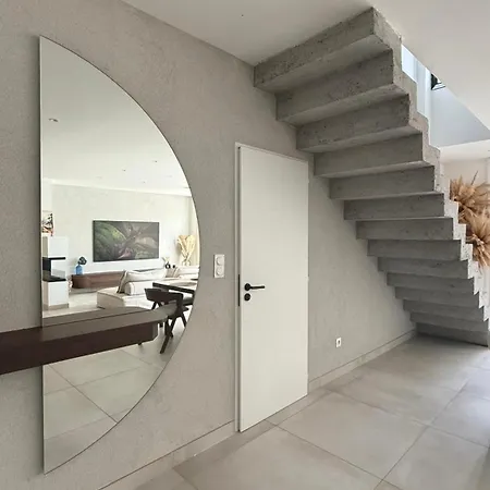 Maison Moderna * Mons (Gard)