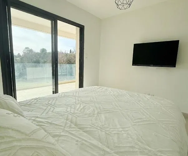 Maison Moderna Mons (Gard)